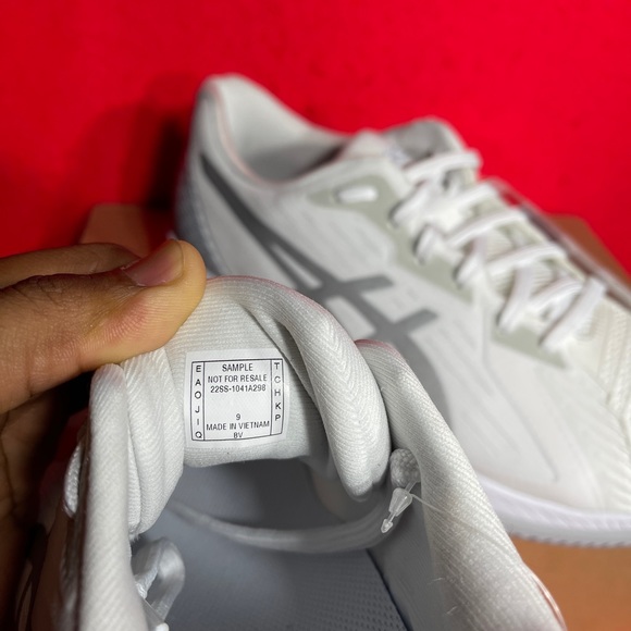 Asics Court Speed FF SAMPLE PAIR Men's Size 9 Running Shoes White Silver - Picture 11 of 12